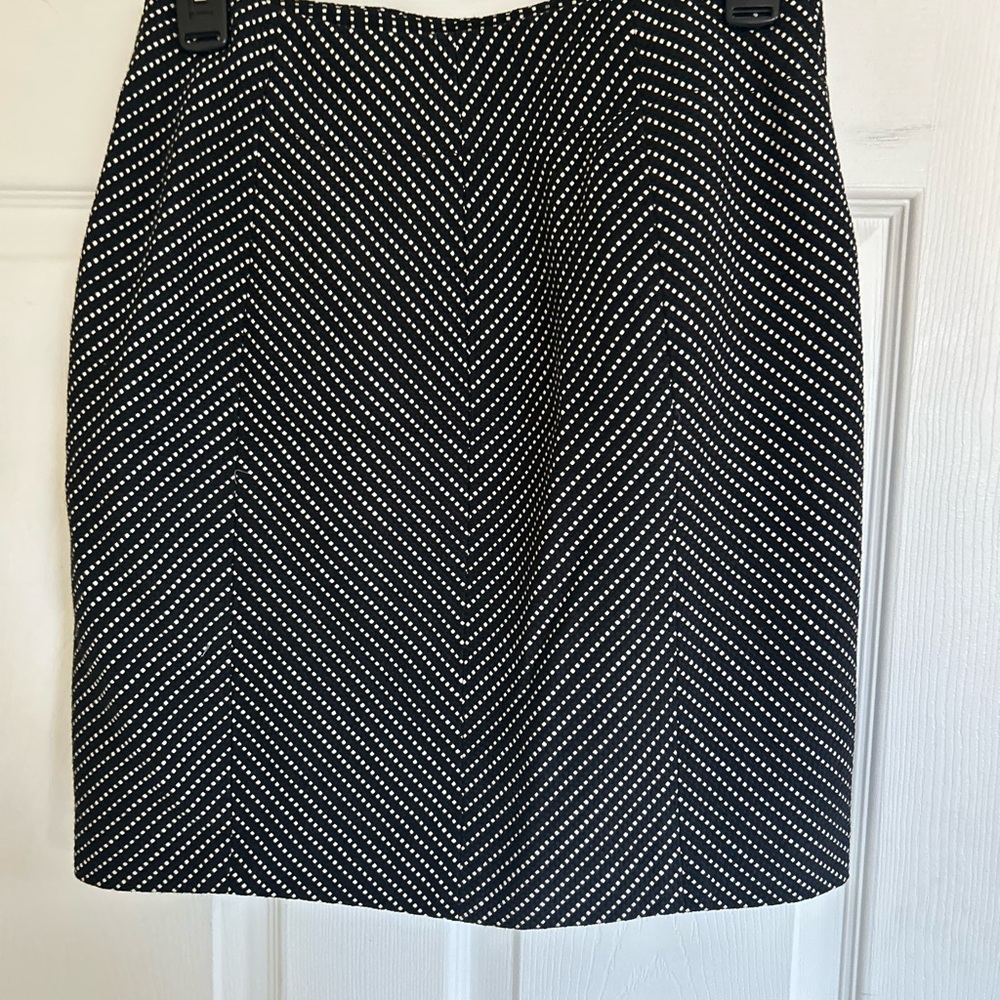 Ann Taylor Tweed Black and White Polka Dot Skirt - Picture 4 of 4